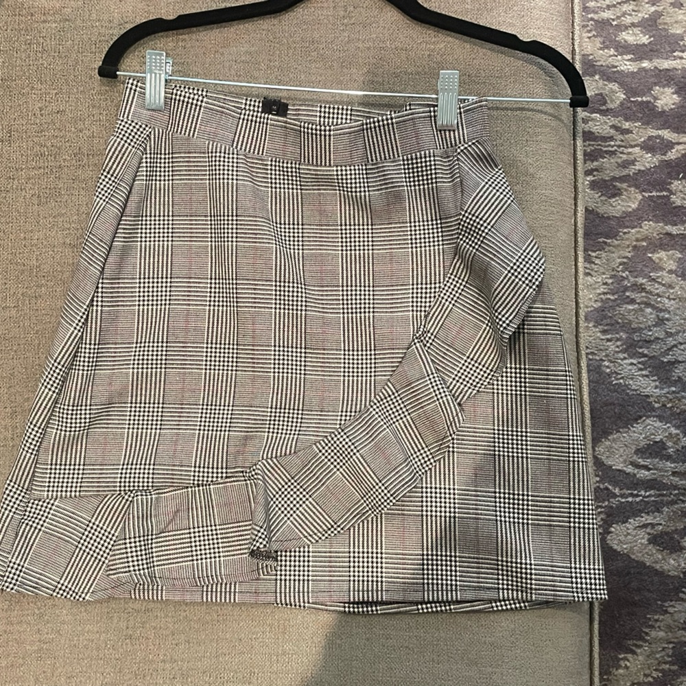 Lulus skirt! Size S ❤️